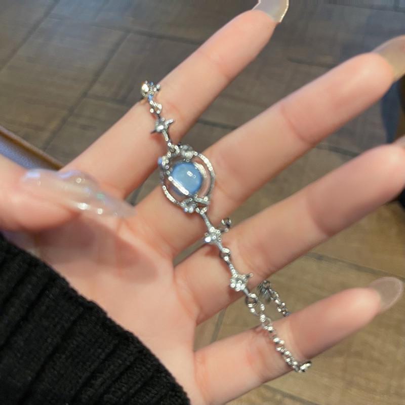 High-End Luxury Korean Simple Planet Bracelet for Girls and Besties