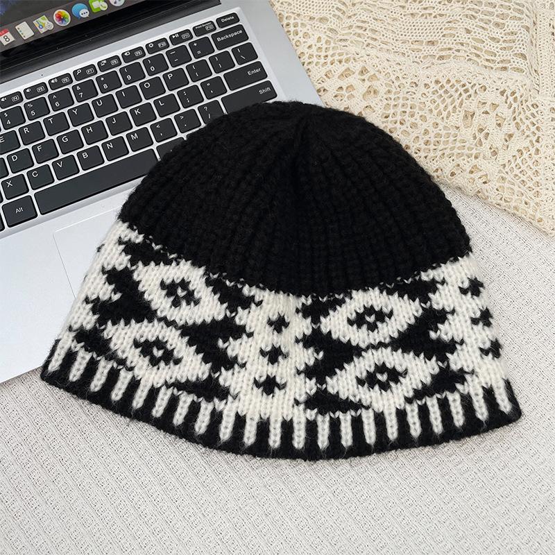 Niche designer retro plaid knitted hat children's autumn and winter new versatile warm ear protector wool hat