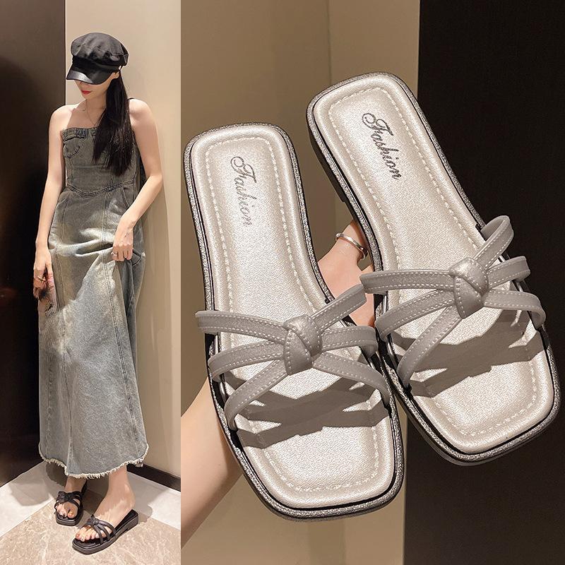 New Flat Bestseller One-shoulder Shoes for Women Versatile Beach Flip-flops