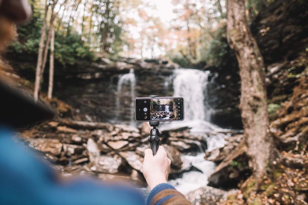 VANGUARD Vesta Mini Aluminum Tabletop Tripod with Smartphone Holder Black -