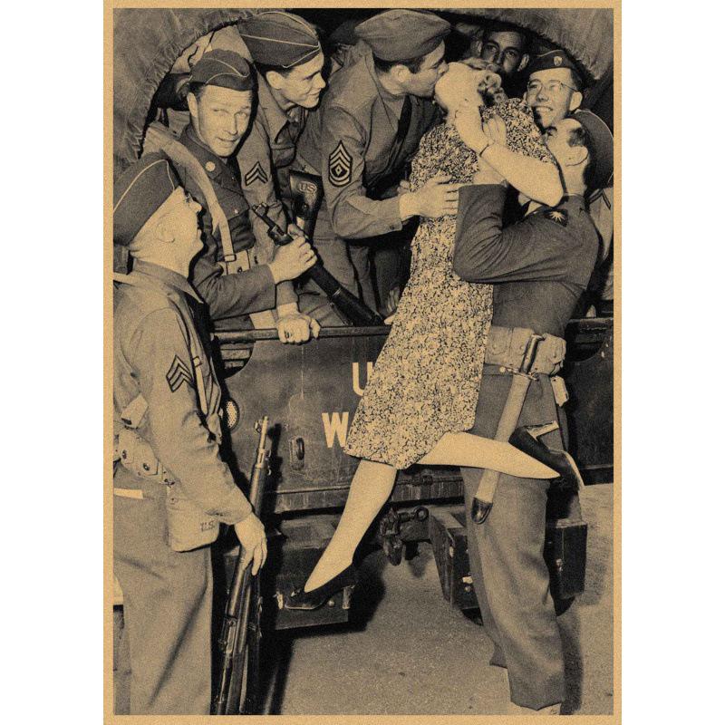 

European Classic WWII The Kiss Retro Kraft Paper Wall Art Mural White card paper (non-adhesive) 30*42 cm