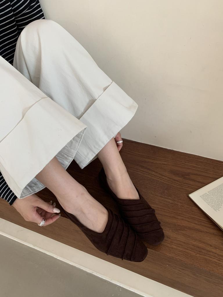 French pleated deep mouth single shoes women's 2025 autumn one-pedal square head suede loafers temperament youth fashion women's shoes