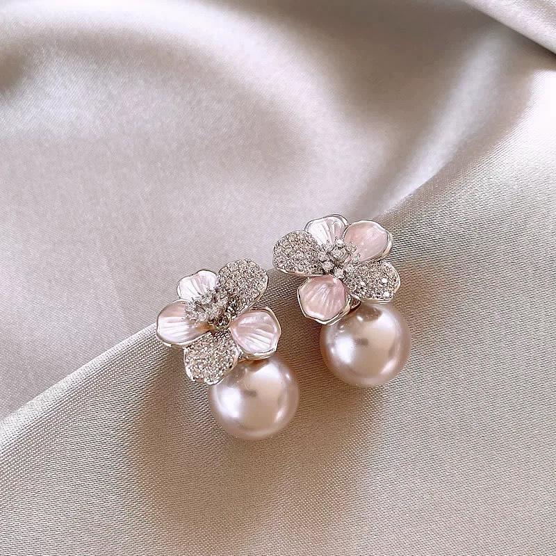 Boucles d'oreilles puces fleur perle rétro françaises haut de gamme - Élégantes, polyvalentes et à la mode pour femmes