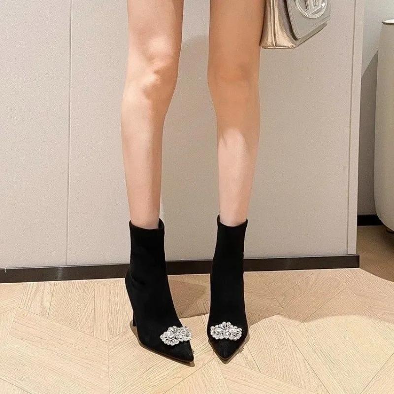 Cizme subțiri elastice cu toc înalt de modă Femei Toamnă/Iarnă Cizme scurte negre ascuțite Cizme de modă cu nasturi pătrați cu strasuri cu toc înalt