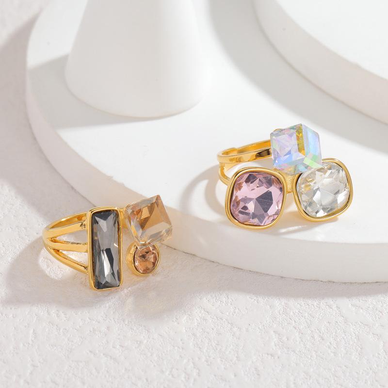 18K Gold Geometric Zircon Ring – Modern High-End Design with Titanium Steel