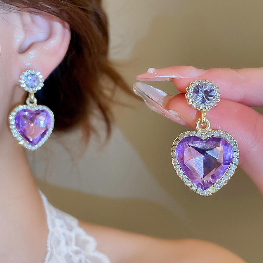 Silver Needle Heart Zircon Rhinestone Earrings - High-End Fashion Design