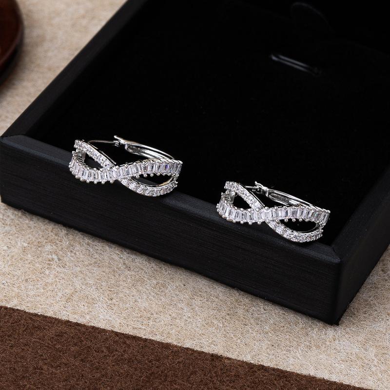 New Personalized Zircon Lines Crossed Ear Buckles Women's Elegant Fashion Design Ins Cold Wind Temperament Versatile Earrings