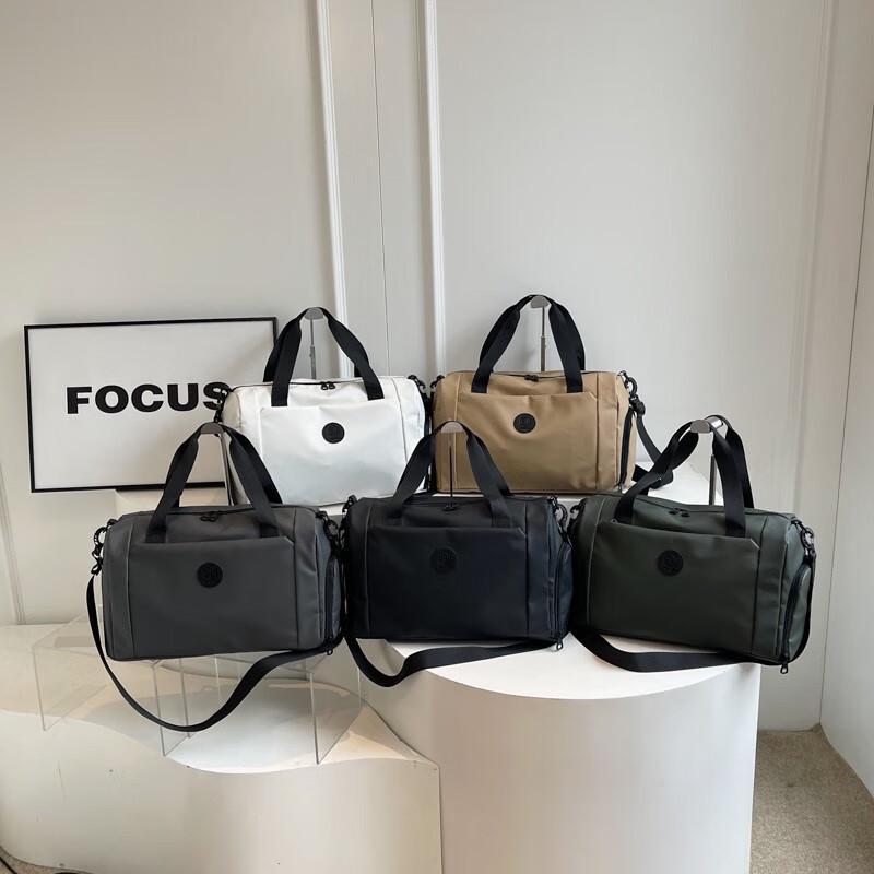 Fashion Lightweight Travel & Fitness Shoulder Bag