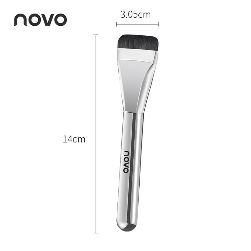 NOVO - Streak-Free Line-Shape Foundation Brush
