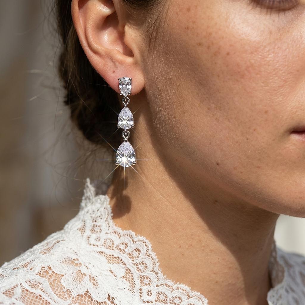 Exquisite Crystal Waterdrop Cubic Zirconia Earrings for Women Silver Color Inlaid Zircon Dangle Earrings Party Versatile Jewelry