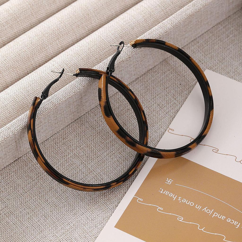Exquisite Autumn/Winter Leopard Print Large Hoop Earrings, Retro Leather Design