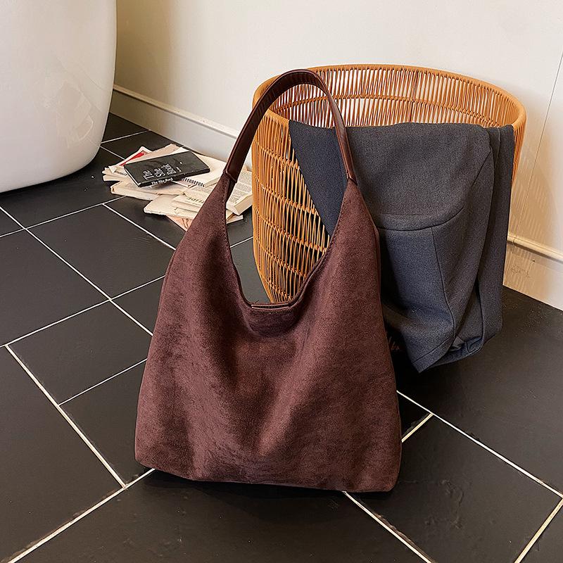 

Korean Suede Retro Shoulder Bag: Versatile, Large-Capacity Tote for Women кофейный