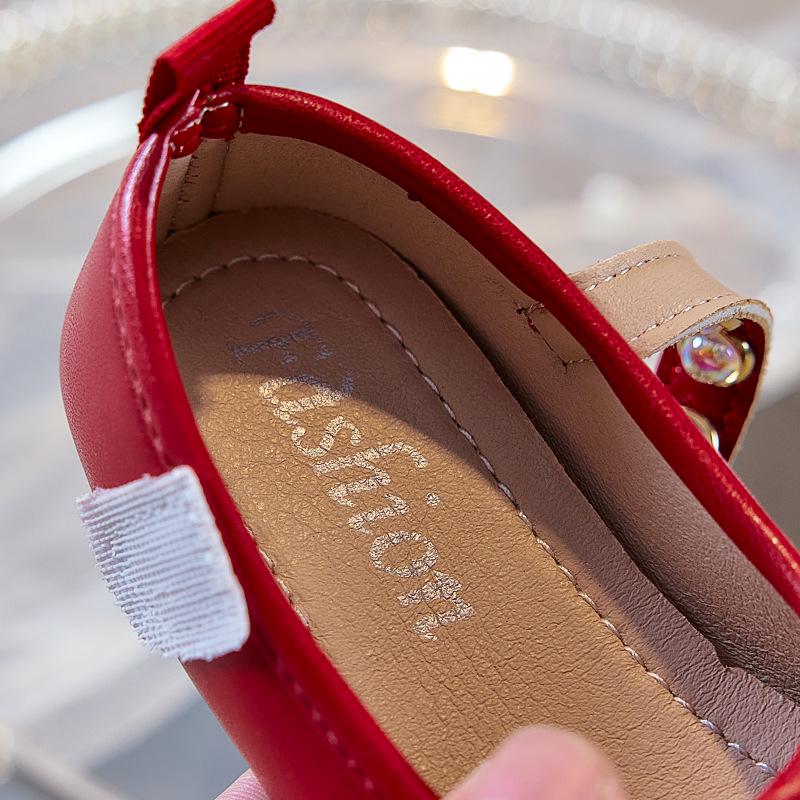 Dětské retro baleríny Mary Jane: Dívčí jednobarevné nízké princeznovské boty s kulatou špičkou, na suchý zip a s perličkami.