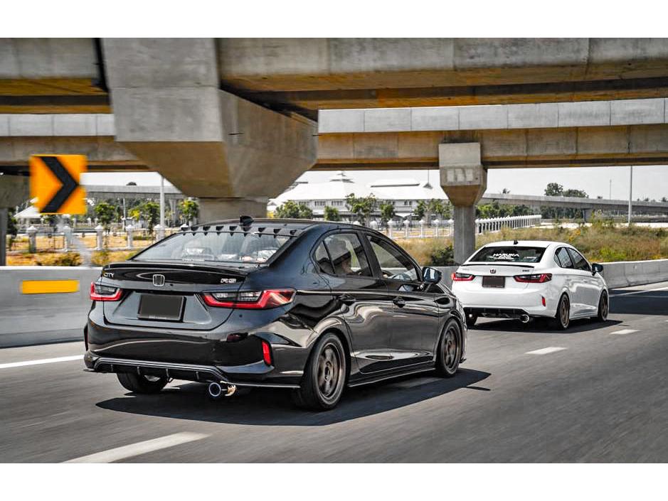 2020 Honda City RS Sedan Accessories: Rear Spoiler, Roof Spoiler, Diffuser, Side Skirts.