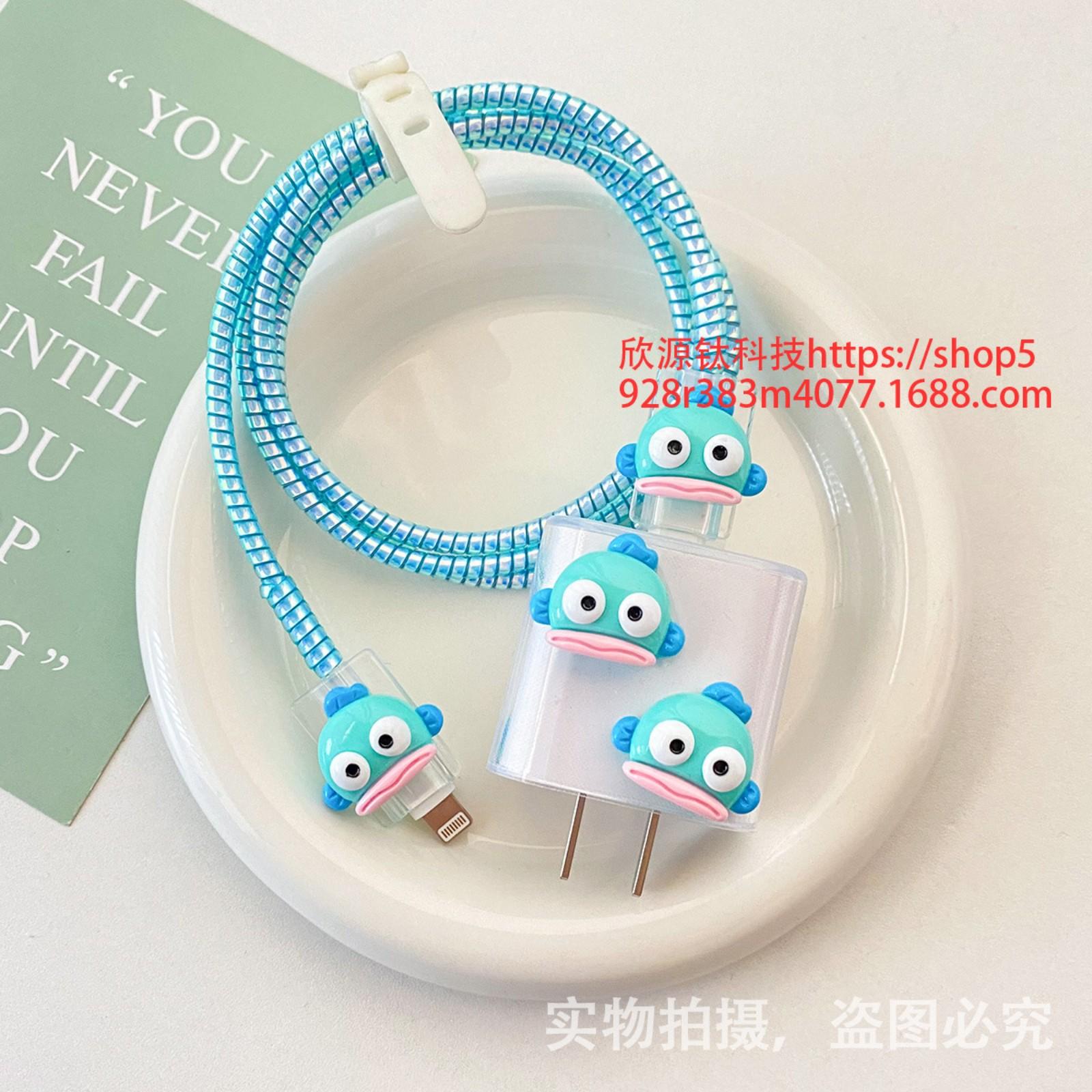 

Зарядное устройство Защитный чехол Кабель для передачи данных Намоточный трос One Size