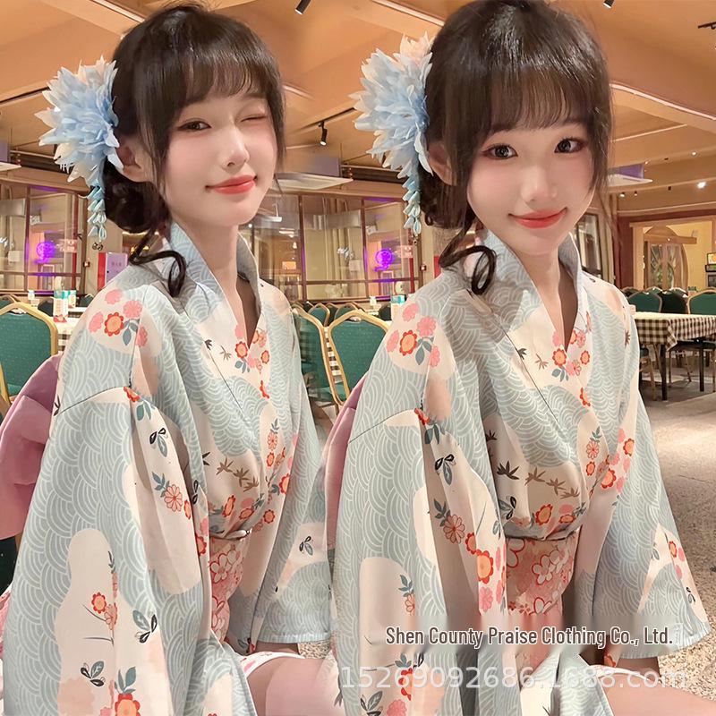 Japanese Furisode Kimono: Women's Traditional Formal Wear for Photography