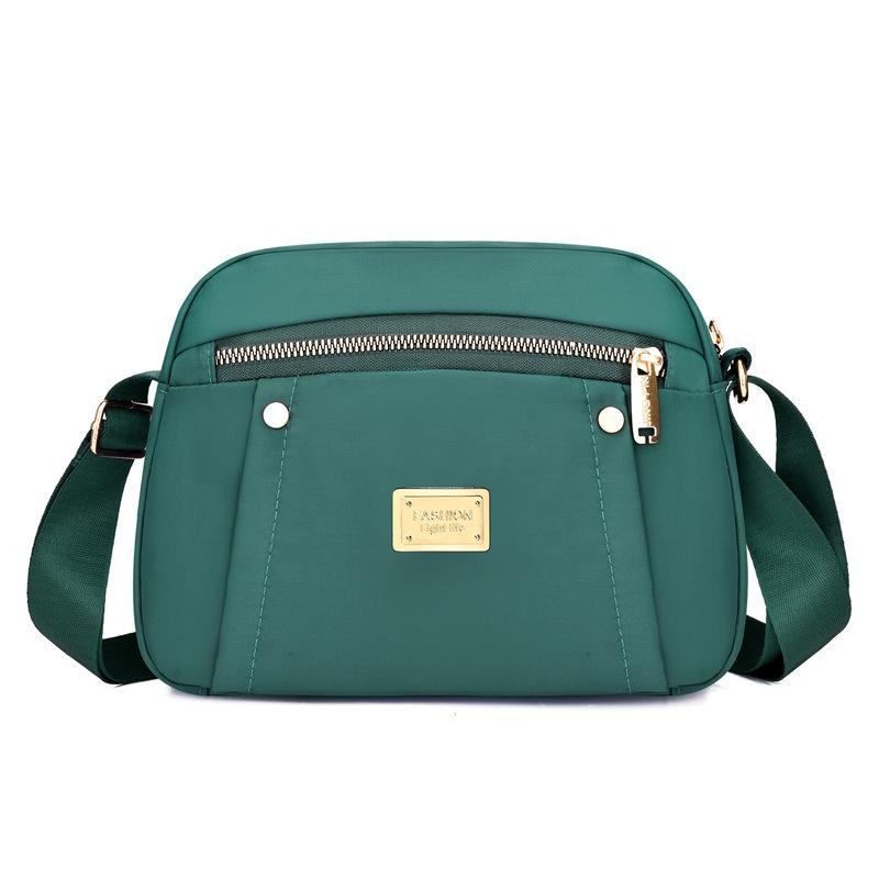 Borsa piccola a spalla singola da donna di nuova moda Borsa in tessuto di nylon leggera e resistente all'acqua Borsa a tracolla da esterno di grande capacità