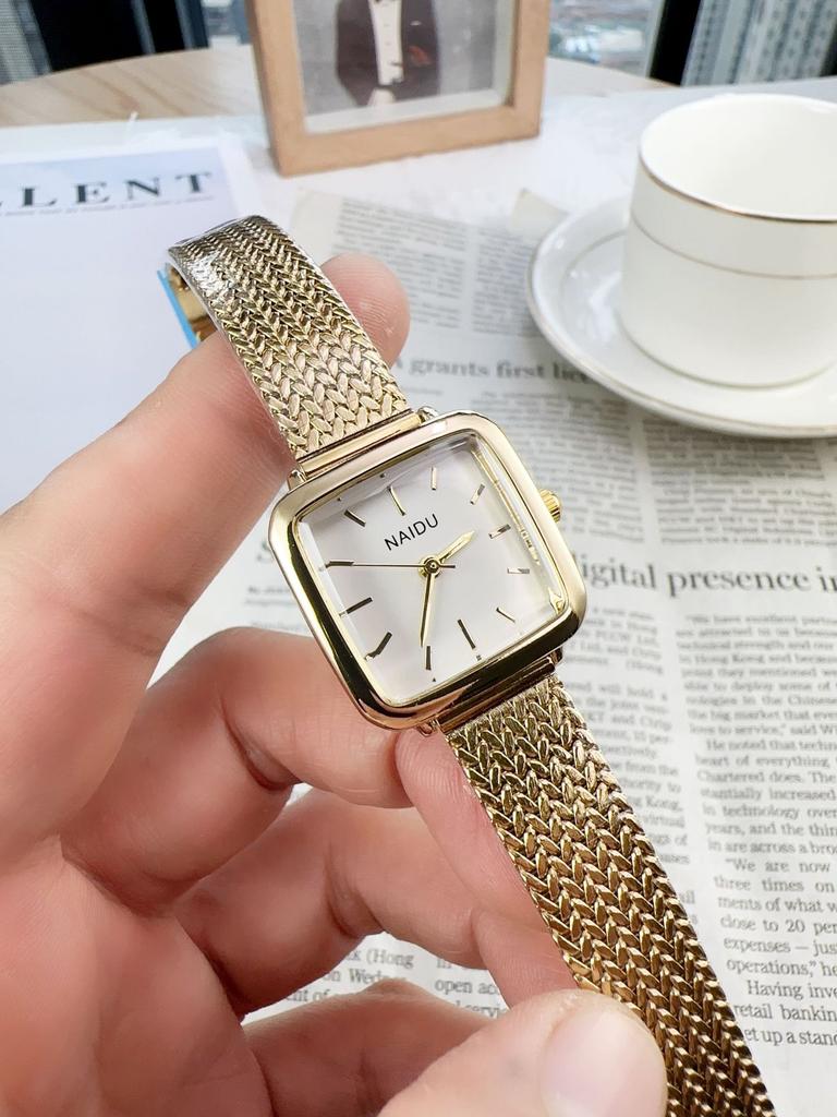Light Luxury high-end Women Watch Simple and Compact Dial Cool Retro Korean Version Female Student Quartz Wristwatches