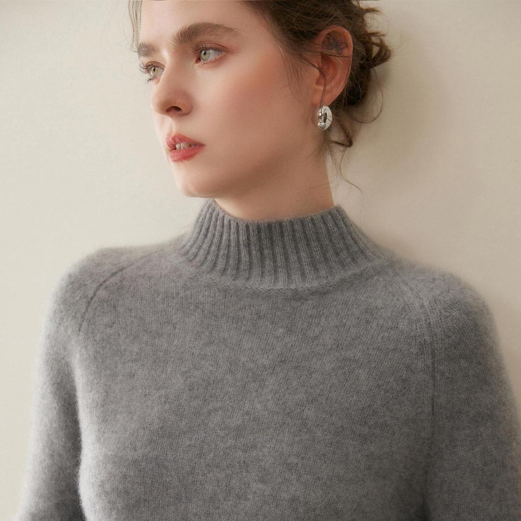 Women's Thickened Cashmere Knit Sweater: Solid Color, Loose Fit, Half-High Collar Pullover.