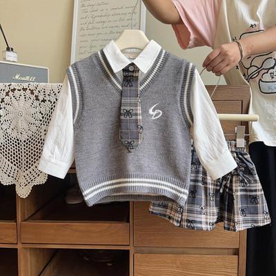 Kızlar (4 yaş üstü) – Kıyafet Takımları ( 4 yaş üstü kız çocukları için)