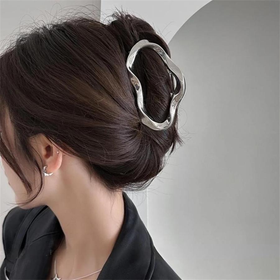 

Модные геометрические заколки-крабы для женщин, большие металлические серебристого цвета, корейская мода, заколки-акулы для волос, зажимы-крабы, аксессуары для волос для девочек