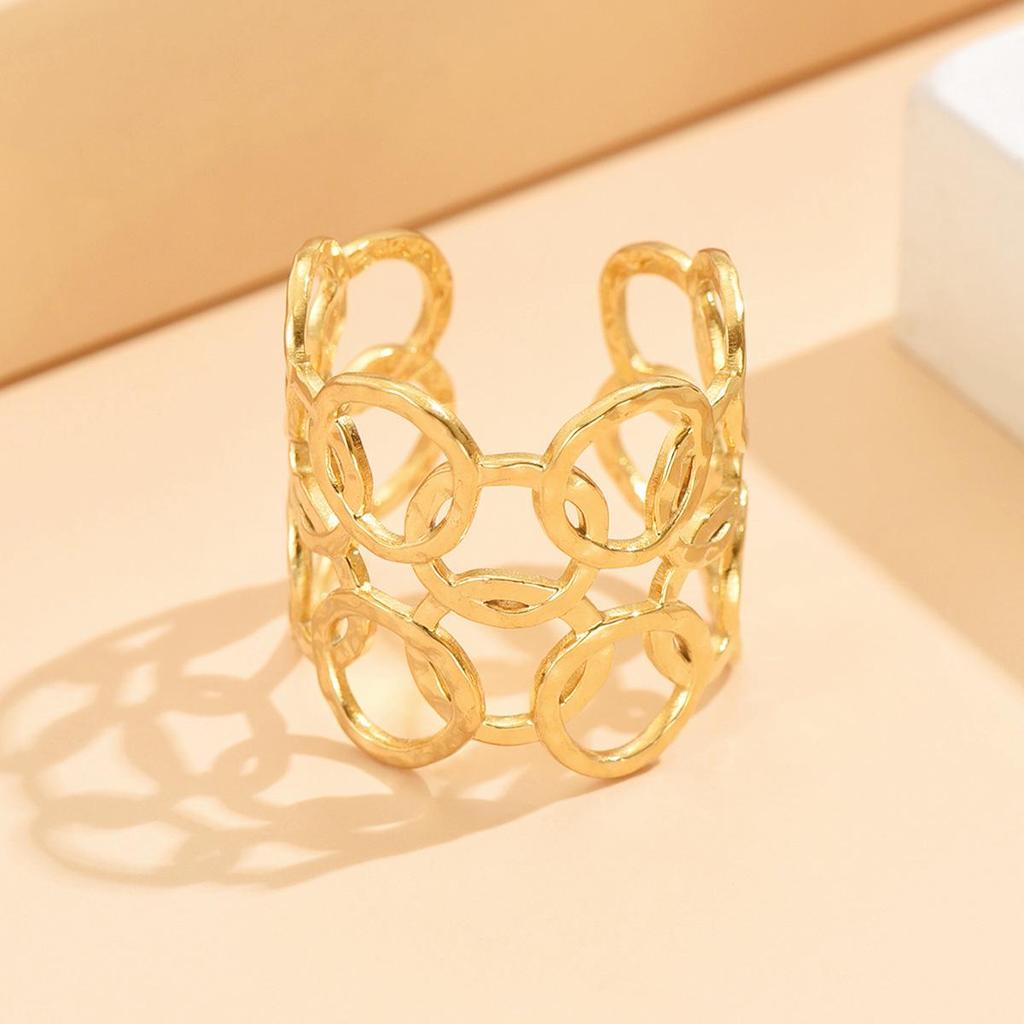 Retro Geometric Hollow Round Stainless Steel Ring for Women - 18K Gold-Plated Titanium Steel Accessory