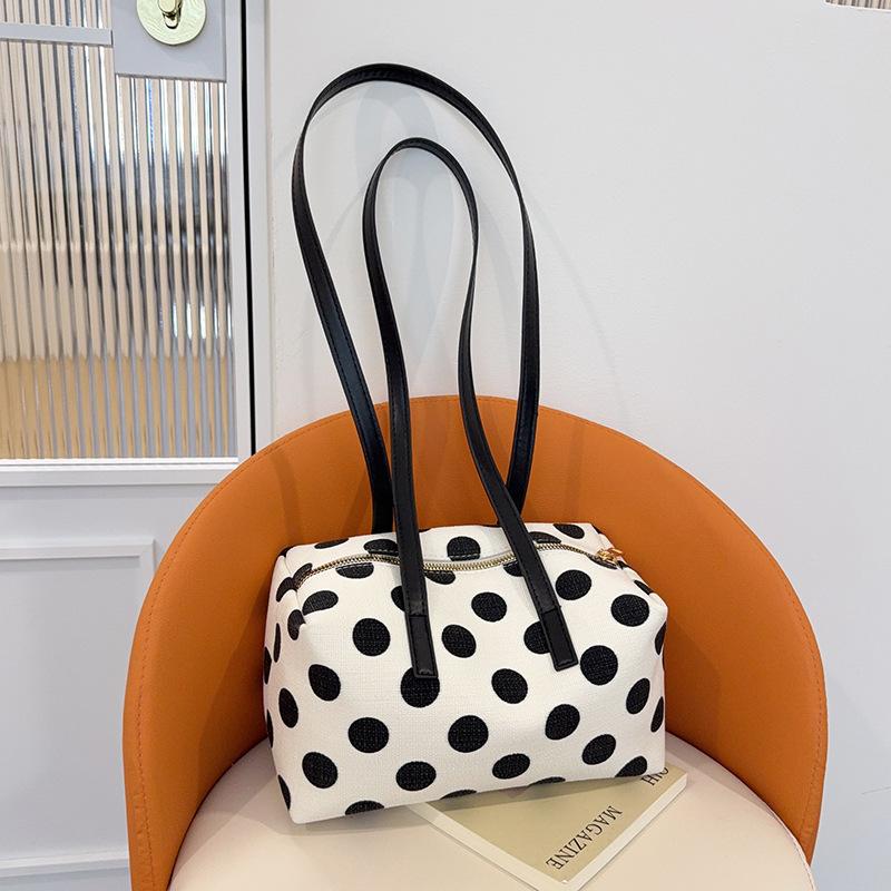 Textured, Fashionable, Simple and Stylish Single-shoulder Bag for Carrying As A Handbag, Pillow-shaped Bag