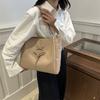 Underarm Handbag Large Capacity Personality Fashion Simple 2025 New Sweet Bow Commuter Shoulder Tote Bag