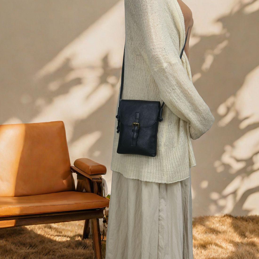 

Johnature Mobile Phone Bag Genuine Leather Women s Mini Shoulder Crossbody Bag Retro Versatile Small Bag чорний