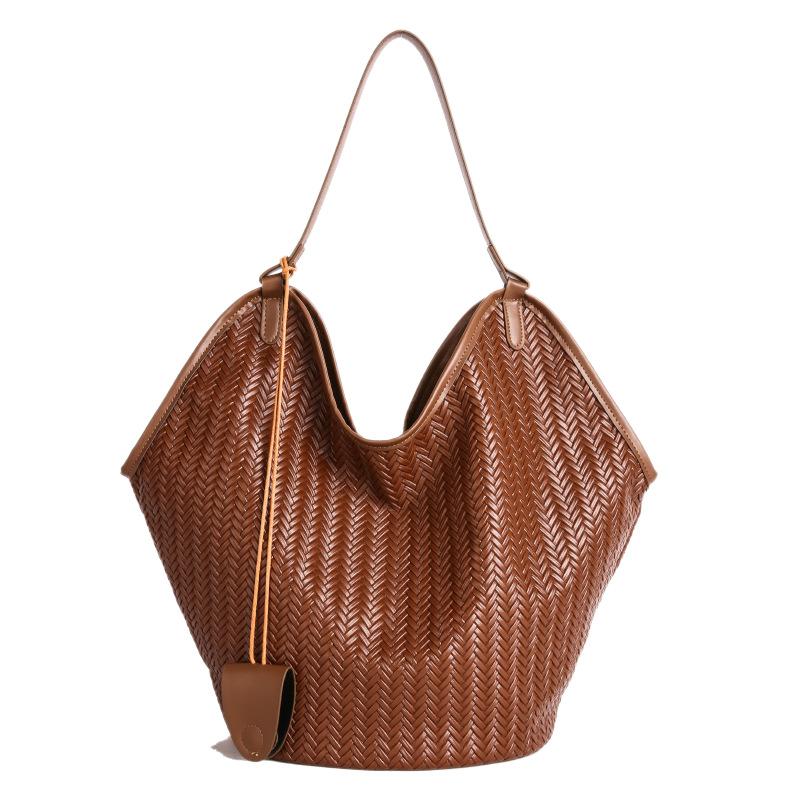 New woven tote bag women's fashion personalized commuting retro underarm bag large capacity shoulder bag