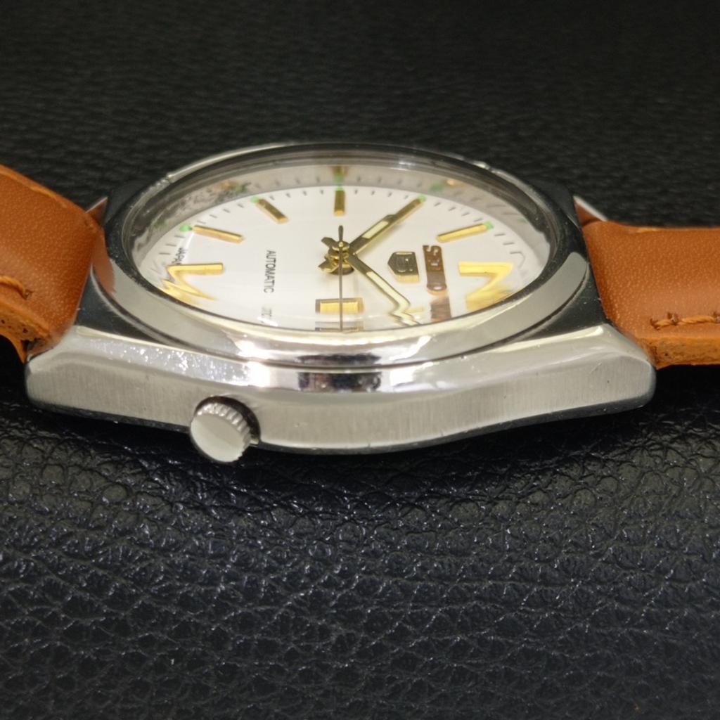 JAPAN VINTAGE SEIKO 5 AUTOMATIC 7009A MENS WHITE COLOR DIAL WATCH a702637-1 R209-a702637
