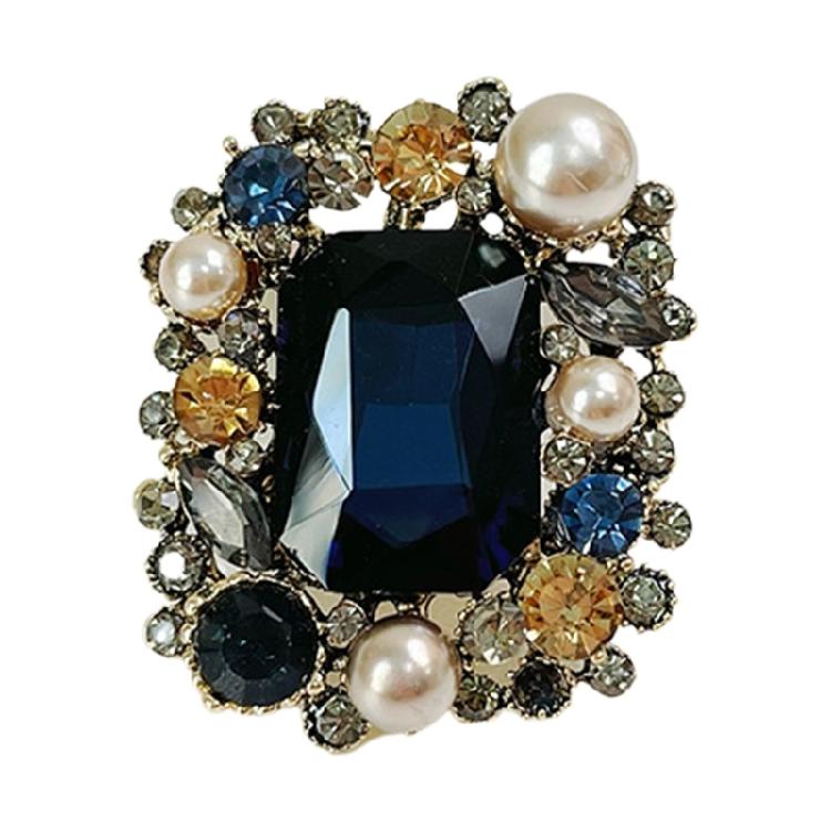 

Elegant Crystal Badge Clothing Fastener Fashion Brooches Vintage Lapel Pin Clothing Jewelry Suitable for Casual Outfits