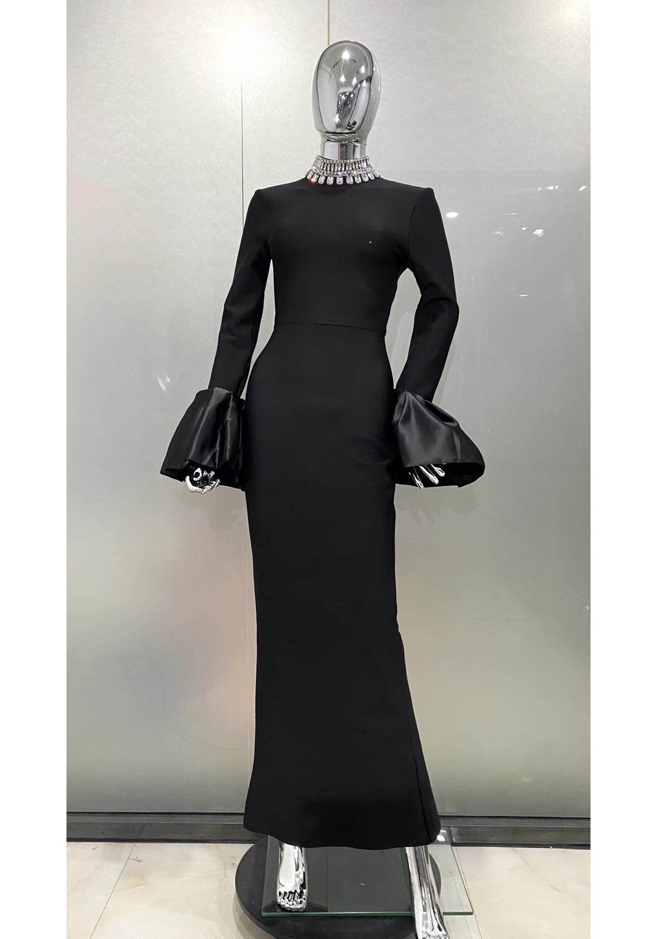 

Elegant Black Bell Sleeve Rhinestone Collar Evening Dress Extra Large чорний