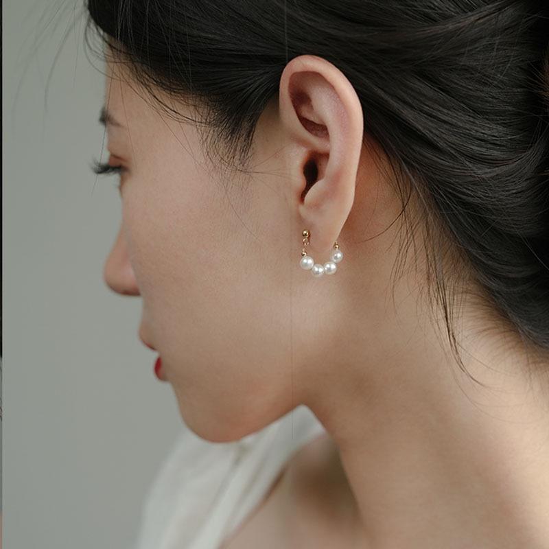 Elegant French Retro Pearl Earrings: Stylish, Sweet & Chic Accessory for Women”