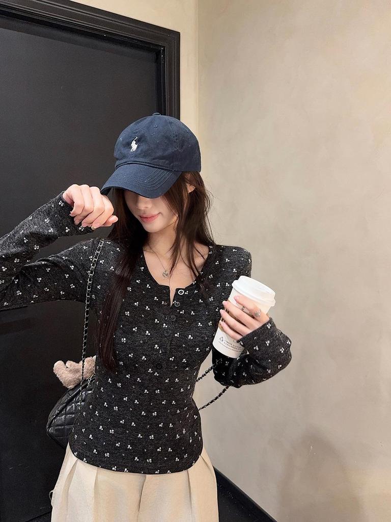 Sweet Spicy Girl Polka Dot Long Sleeve Women's T-shirt, 2025 Autumn/Winter Round Neck Button Slim Base Layer