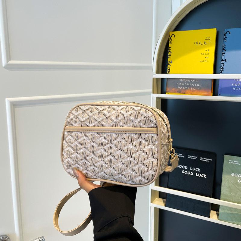 

Summer new casual small square bag women commute to work large capacity shoulder bag fashion diamond armpit bag