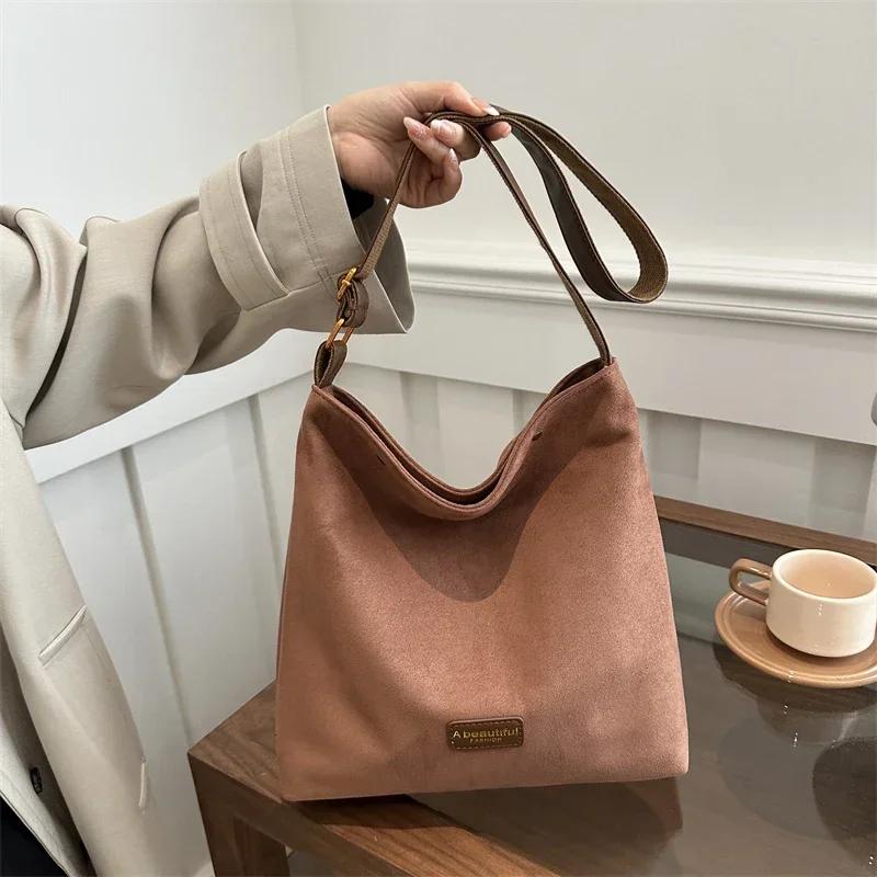 Retro Matte Large Capacity Single Shoulder Crossbody Bag for Women  New Autumn and Winter High-end Crossbody Bucket Bag