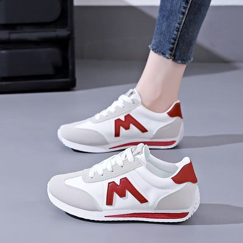 Korean version of versatile casual 2025 spring and autumn soft-soled ultra-light running shoes women's fashion breathable small whiteboard shoes wom
