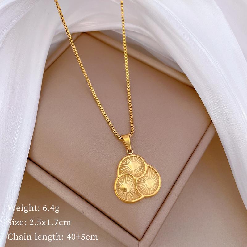 Rotating Design Sense Temperament Personality Minimalist Furnace Real Gold Female Collarbone Necklace