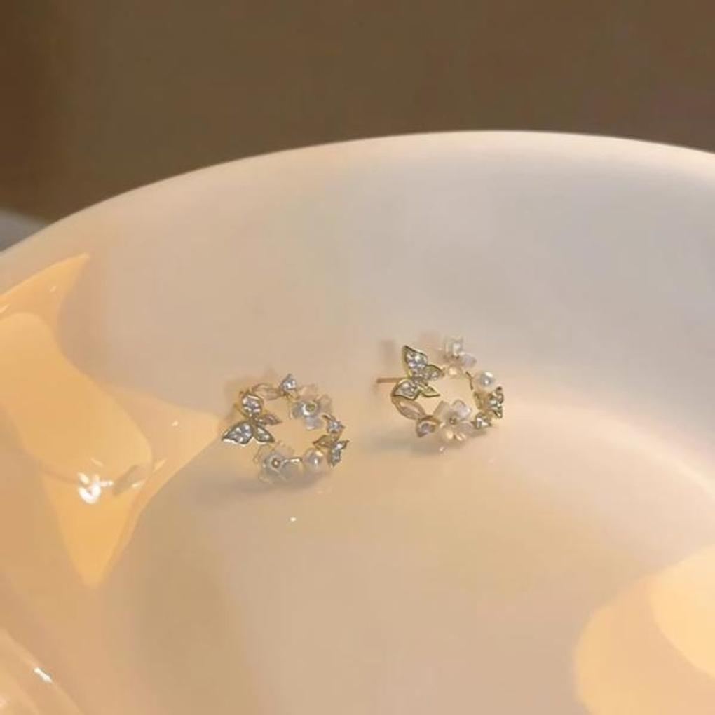 Women's White Sweetie Butterfly Earrings