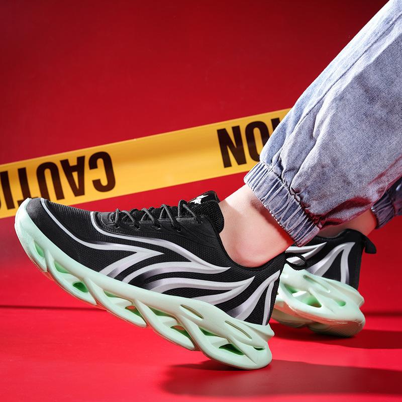 Men's Shoes Four Seasons Wish Large Size Flame Twist Bottom Mesh Sneakers Korean Version Dad Shoes Travel Running Shoes