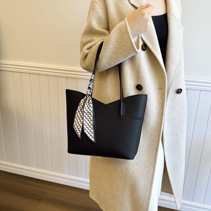 New large-capacity practical mother and child bag, new trendy tote bag, high-end shopping bag, class commuter shoulder bag