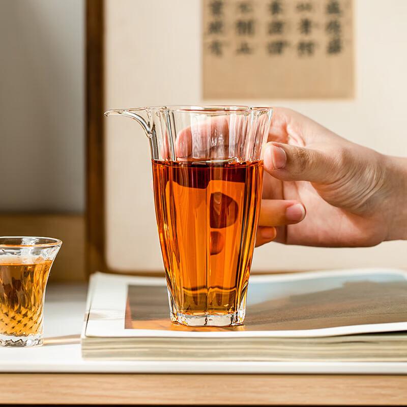 

Heat-Resistant Glass Fair Cup with Tea Strainer