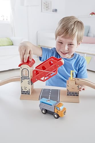 Hape Drawbridge, 23.6 x 16 x 11 cm, Ages 3 and Up, Wooden Pretend Play Toy, E3709