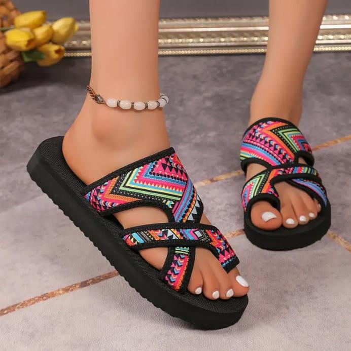 Новые женские повседневные стильные сандалии большого размера на плоской подошве новые женские модные повседневные тапочки на плоской подошве 43 1729₽