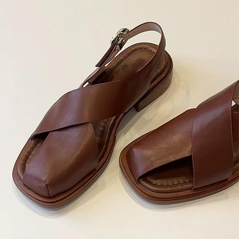 

Lightweight retro bag head casual versatile sandals women s 2025 new hollow square head thick heel Roman cool slippers 40