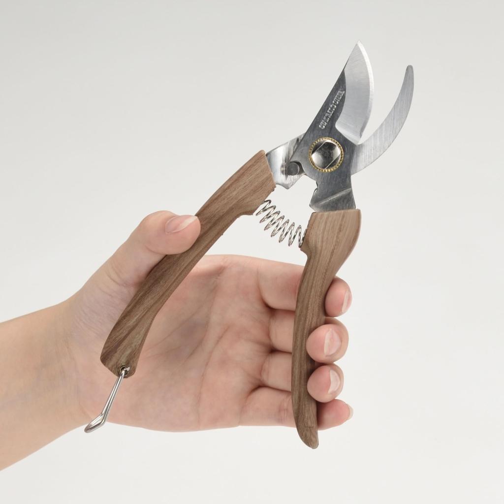 Takagi WOODY TASTE Stainless Steel Pruning Shears for Narrow Easy to Use for Cutting Approximately 10mm Diameter for Young Branches Women, 165mm,