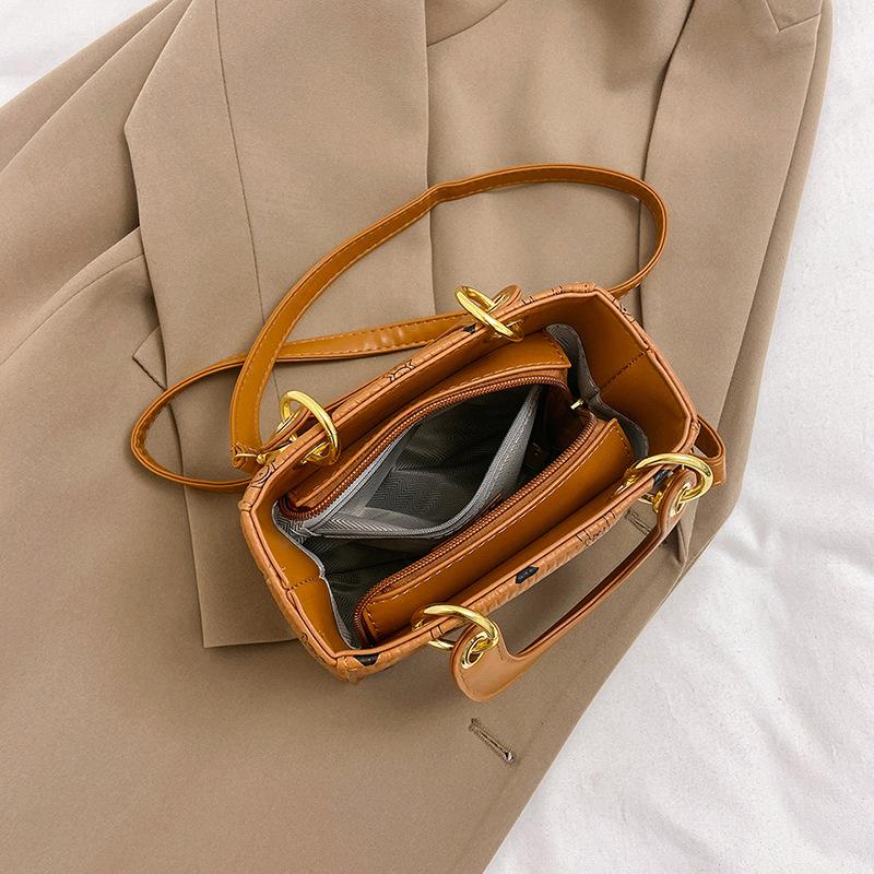 New fashion contrasting bag portable shoulder messenger women's bag