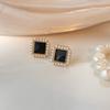 Luxurious And Sophisticated Earrings, Trendy Stud Earrings With A Retro Feel.