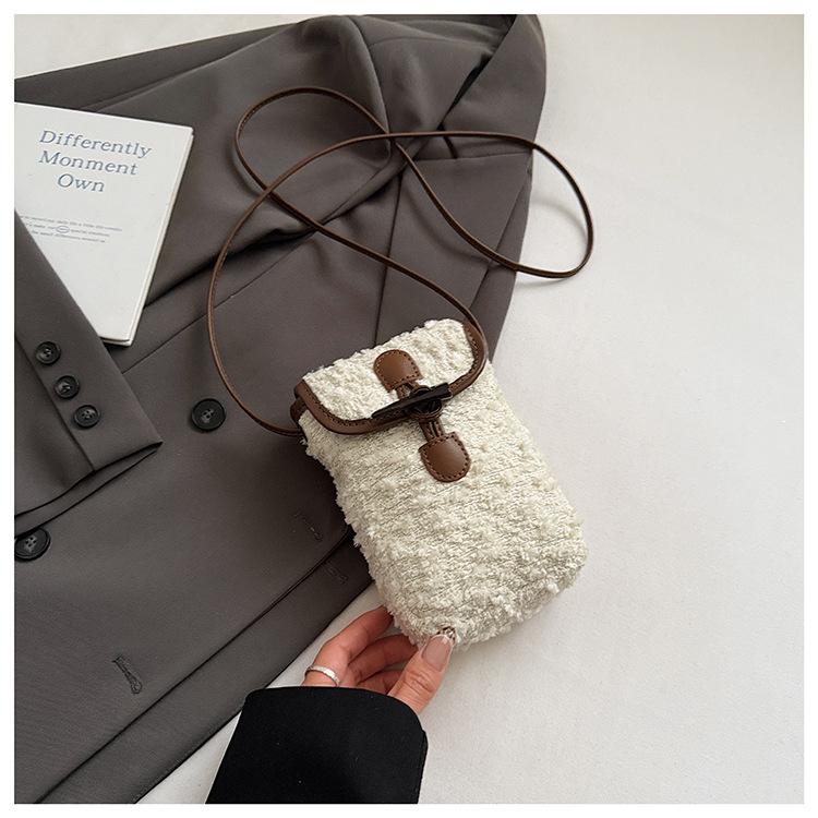 Corner Buckle Mobile Phone Bag 2025 New Fashion Popular Small Square Bag Mini Retro Plush Contrasting Color Shoulder Messenger Bag